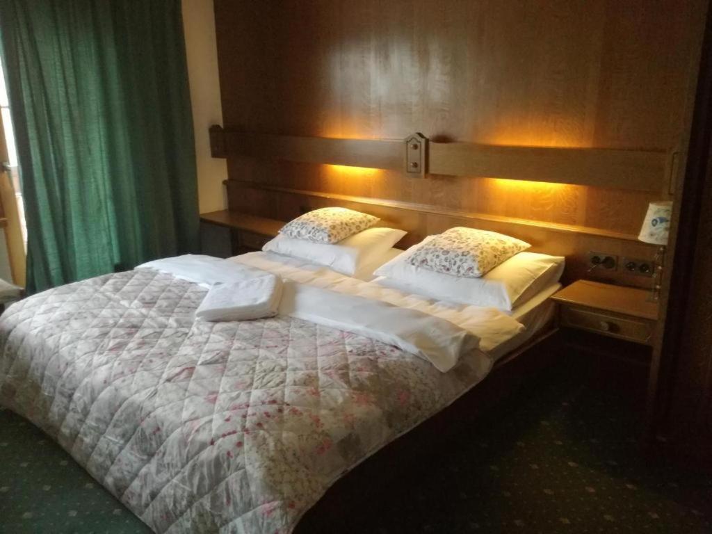 Touristen-Chalet Loèche-les-Bains Extérieur photo
